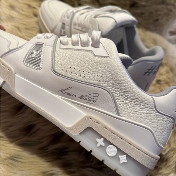 Louis Vuitton LV trainer sneaker #54. Brand New,never worn. Excellent condition - Picture 4 of 12